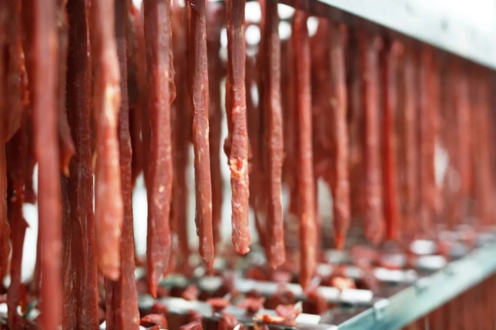 一块风干牛肉的“出圈”之路